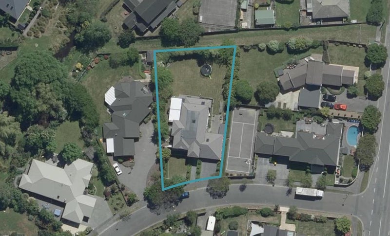 4 Smacks Close, Harewood, Christchurch - Carousel 1