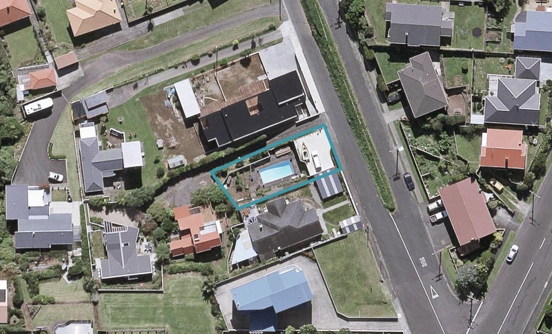32 Bayly Road, Moturoa, New Plymouth - Carousel 1