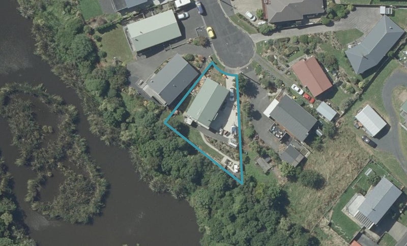 39 Clariton Avenue, Green Island, Dunedin - Carousel 1