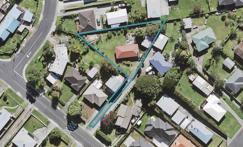 7 Glendene Avenue, Glendene, Auckland - Carousel 1