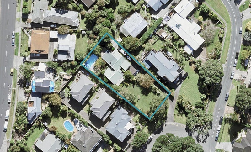 42 Waiake Street, Torbay, Auckland - Carousel 1