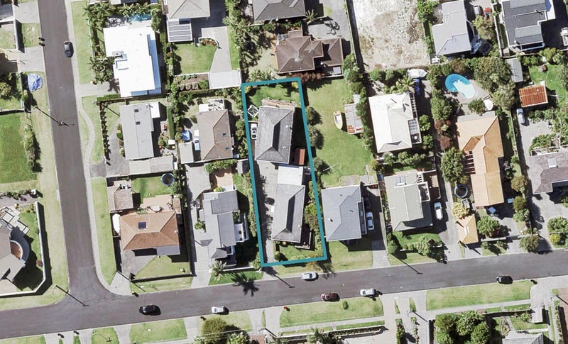 2/26 Hyde Road, Rothesay Bay, Auckland - Carousel 1