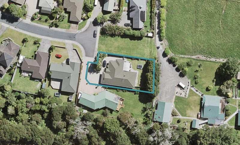 15 Patsy O'Hara Place, Swanson, Auckland - Carousel 1