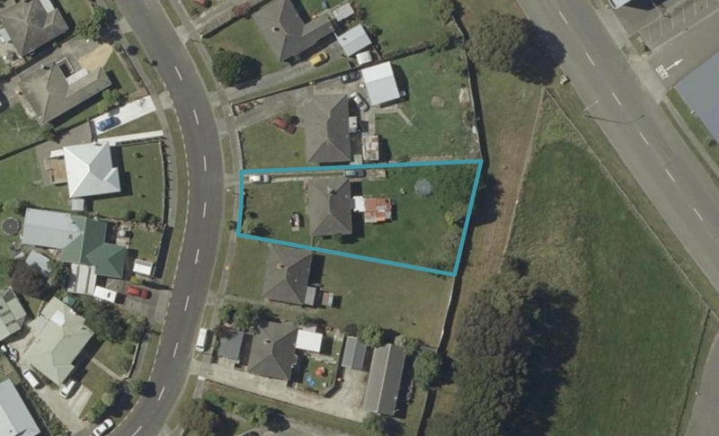 75 Clyde Crescent, Roslyn, Palmerston North - Carousel 1