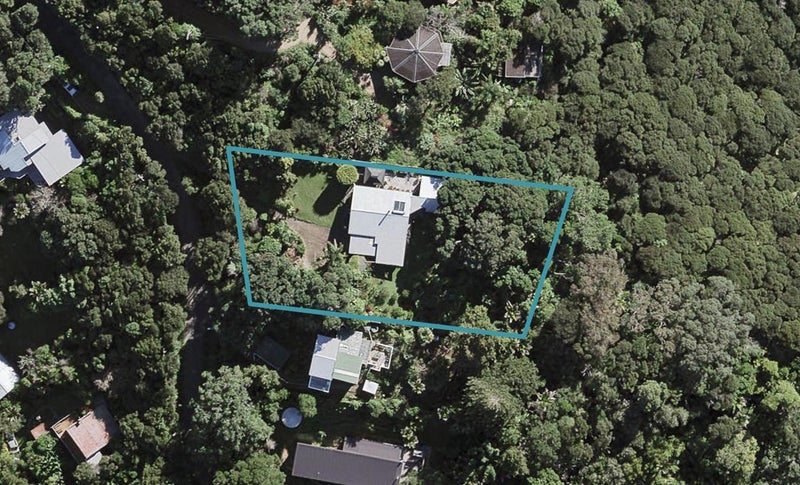 10 Upland Road, Omiha, Waiheke Island - Carousel 1