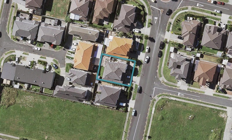 31 Erica Road, Flat Bush, Auckland - Carousel 1
