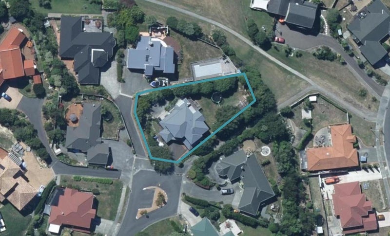 16 Petrel Lane, Whitby, Porirua - Carousel 1