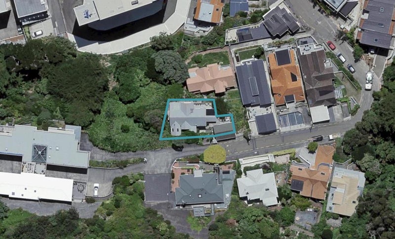 10 Wilkinson Street, Oriental Bay, Wellington - Carousel 1