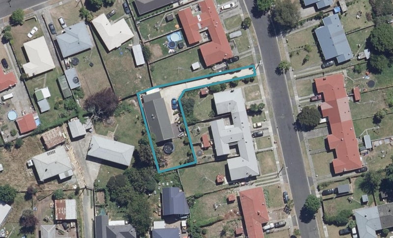 9 Blake Street, Enderley, Hamilton - Carousel 1