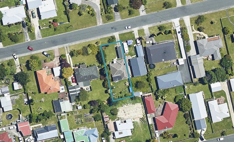 5 Cochrane Street, Fairy Springs, Rotorua - Carousel 1