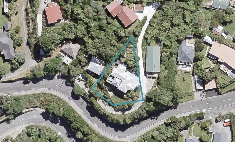 81 Maungaraki Road, Korokoro, Lower Hutt - Carousel 1