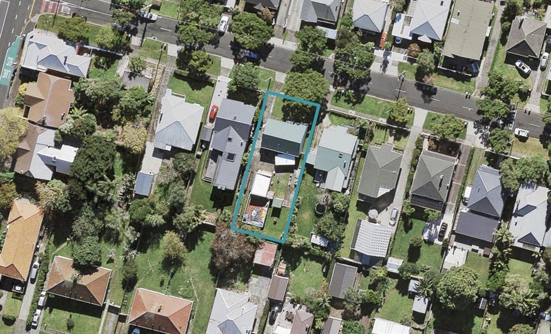 86 Gribblehirst Road, Sandringham, Auckland - Carousel 1