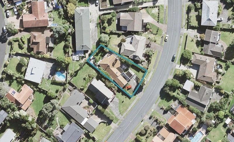 12 Stapleford Crescent, Browns Bay, Auckland - Carousel 1