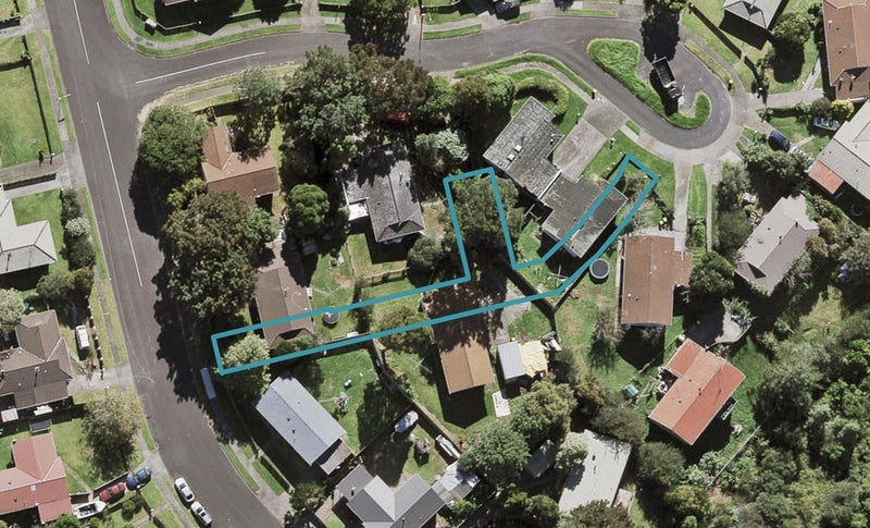 11 Mioweka Lane, West Harbour, Auckland - Carousel 1