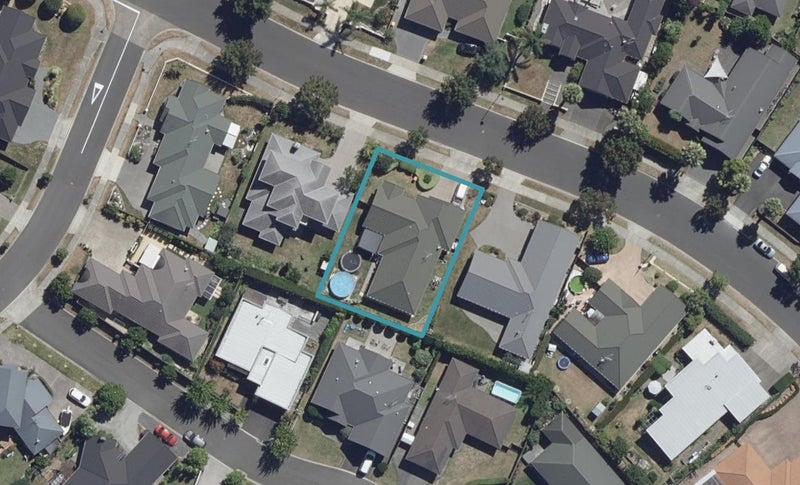 72 Huntington Drive, Huntington, Hamilton - Carousel 1