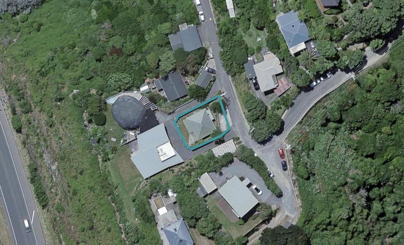 9 Malvern Road, Ngauranga, Wellington - Carousel 1