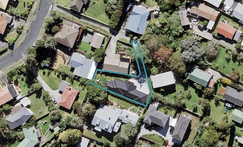 8A Kelston Street, New Lynn, Auckland - Carousel 1