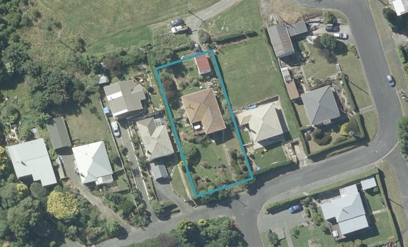 8 Hinau Street, Ravensbourne, Dunedin - Carousel 1