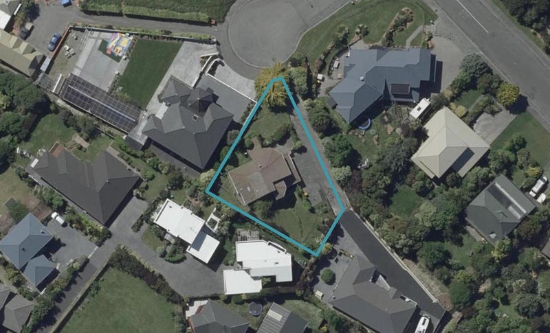 5 Clovelly Place, Westmorland, Christchurch - Carousel 1