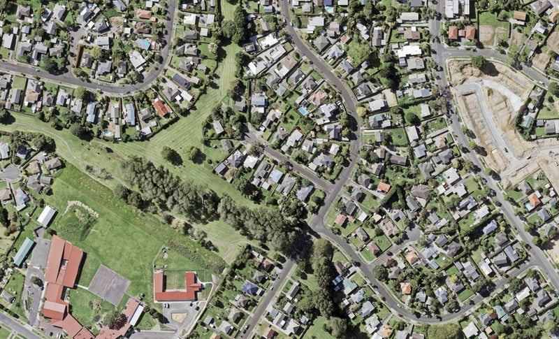 6 Bromley Place, Glen Innes, Auckland - Carousel 1