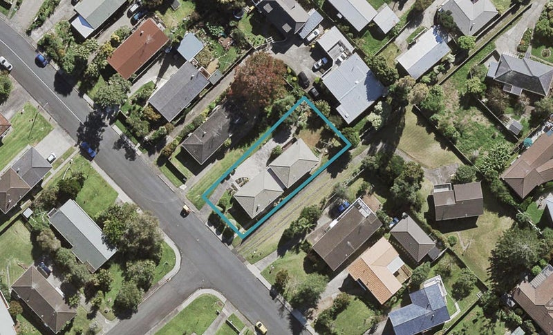 1/17 Velma Road, Hillcrest, Auckland - Carousel 1