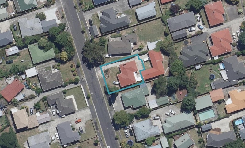 14 Fenwick Crescent, Hillcrest, Hamilton - Carousel 1