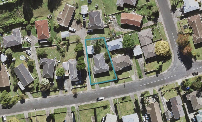 35 Sunline Avenue, Massey, Auckland - Carousel 1