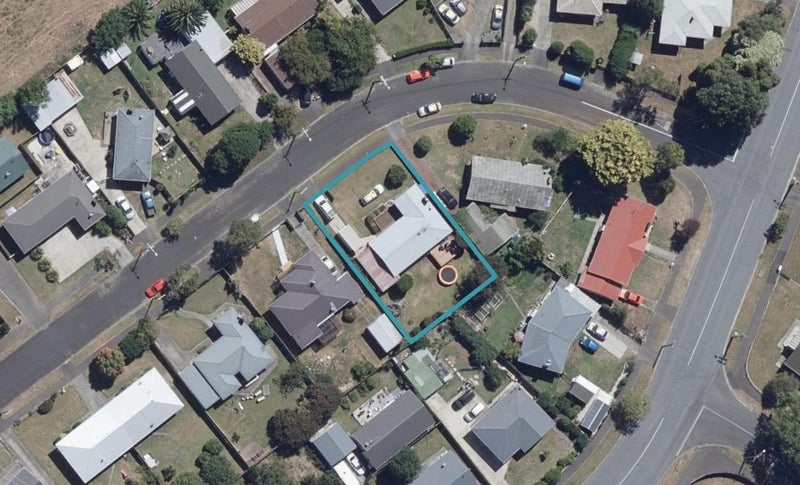 44 Sheridan Street, Silverdale, Hamilton - Carousel 1