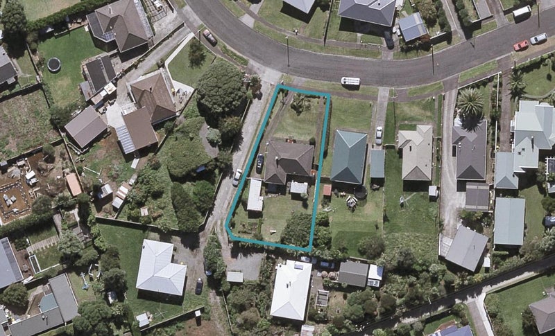 13 Bedford Street, Fitzroy, New Plymouth - Carousel 1