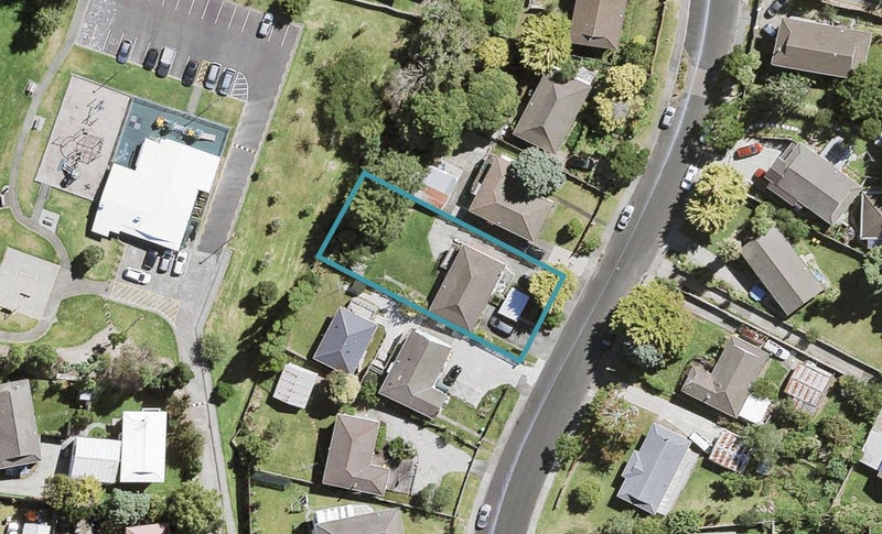 11 Capricorn Place, Glen Eden, Auckland - Carousel 1