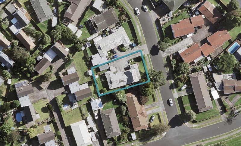 2/43 Challen Close, Conifer Grove, Takanini - Carousel 1