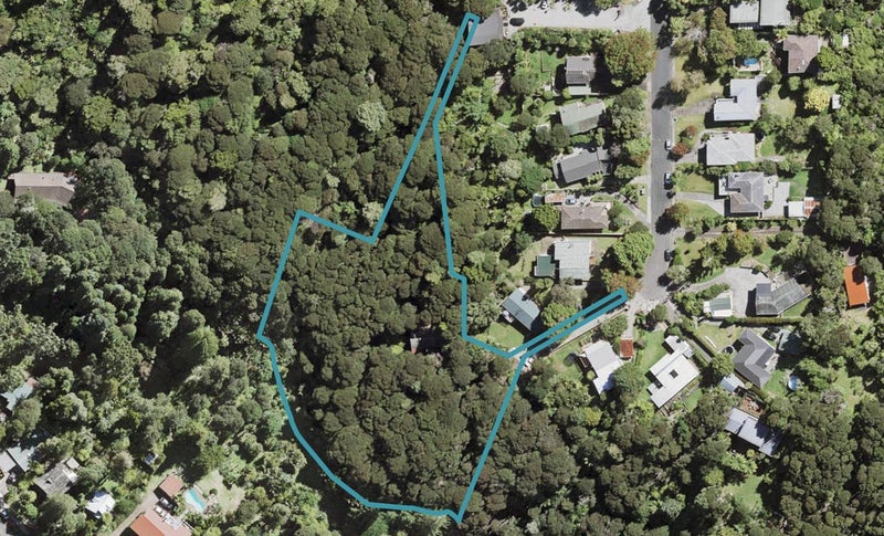 65 Rimutaka Place, Titirangi, Auckland - Carousel 1