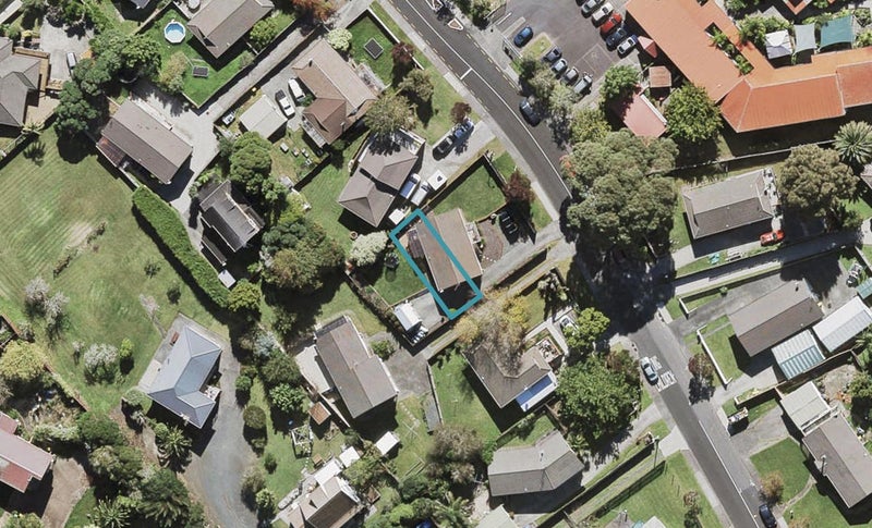 10C Kintara Drive, Massey, Auckland - Carousel 1