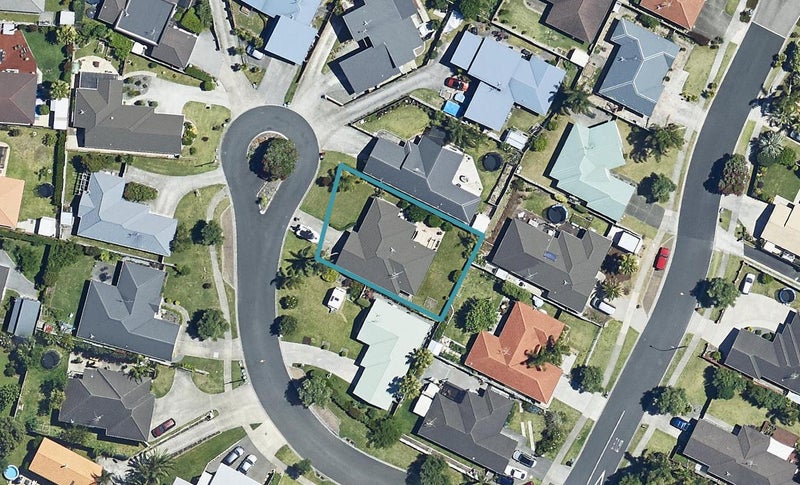 16 Madeleine Terrace, Papamoa Beach, Papamoa - Carousel 1
