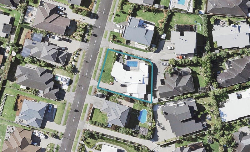 21 Columbia Crescent, Beachlands, Auckland - Carousel 1