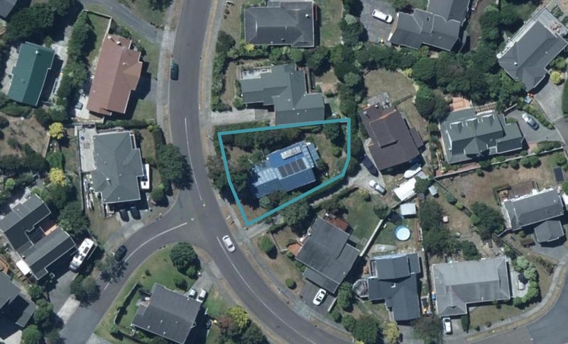 37 Shackle Lane, Whitby, Porirua - Carousel 1