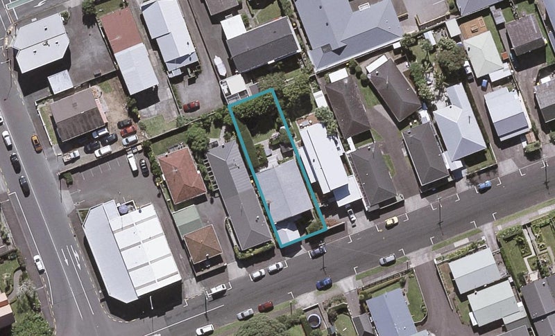 241 Courtenay Street, Strandon, New Plymouth - Carousel 1
