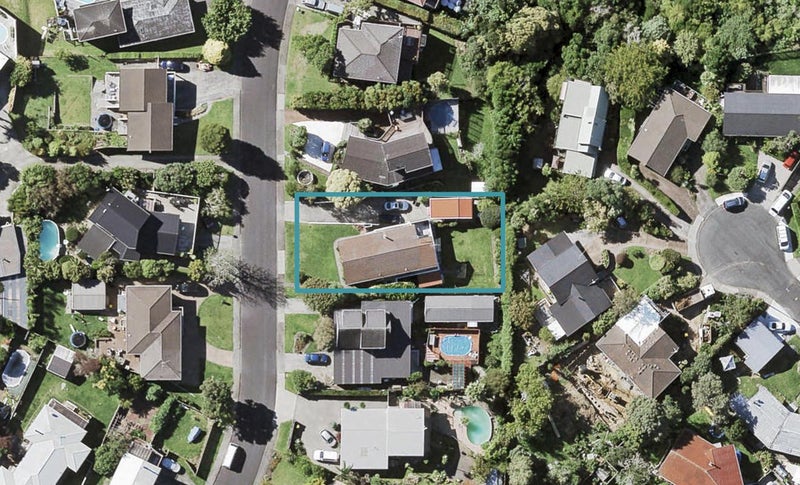 7 Judkins Crescent, Cockle Bay, Auckland - Carousel 1