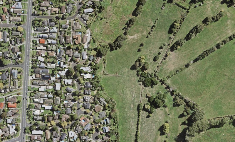 157 Otuwairoa Esplanade, Ōpaheke, Papakura - Carousel 1