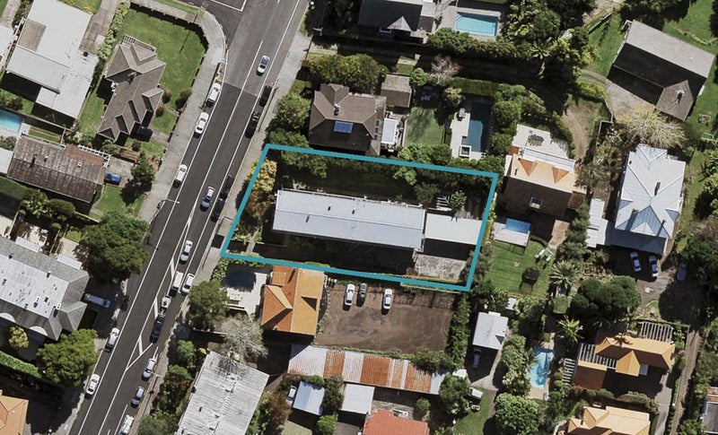 2/5 Orakei Road, Remuera, Auckland - Carousel 1