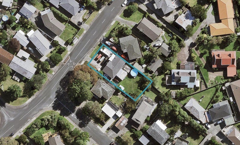 24 Waari Avenue, Sunnyvale, Auckland - Carousel 1