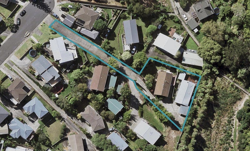 2/17 Erica Road, Sunnynook, Auckland - Carousel 1