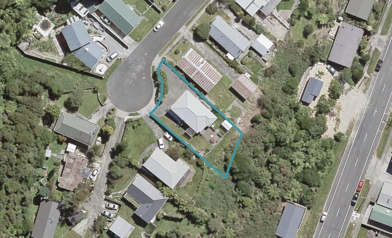 8 Tiroiti Grove, Stokes Valley, Lower Hutt - Carousel 1
