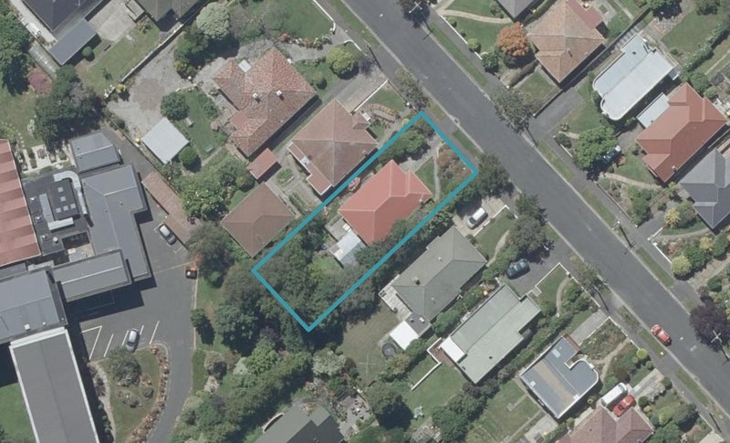 30 Glendining Avenue, North East Valley, Dunedin - Carousel 1