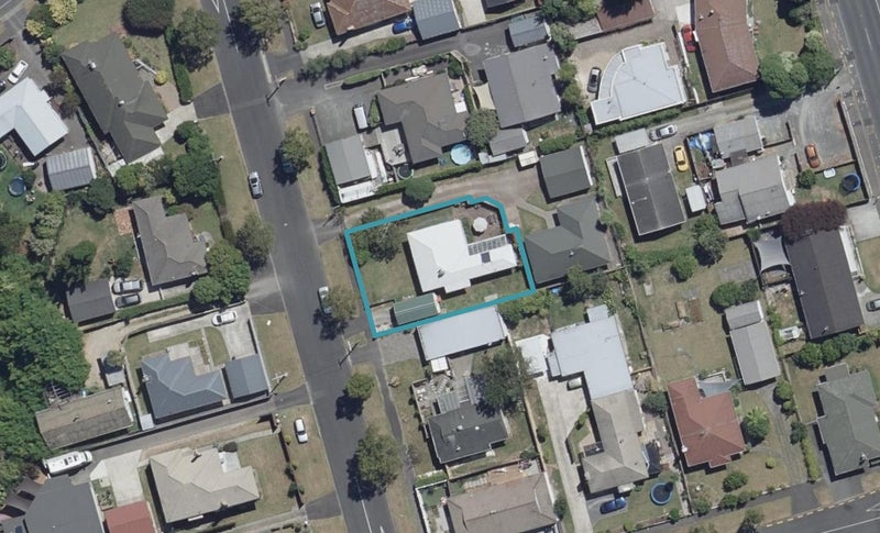 8 Darley Street, Maeroa, Hamilton - Carousel 1