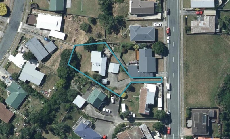 129 Gloaming Hill, Titahi Bay, Porirua - Carousel 1