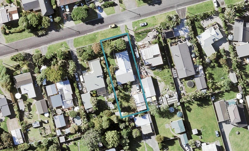 17 First View Avenue, Beachlands, Auckland - Carousel 1
