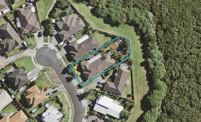 11 Allerton Place, Wattle Downs, Auckland - Carousel 1