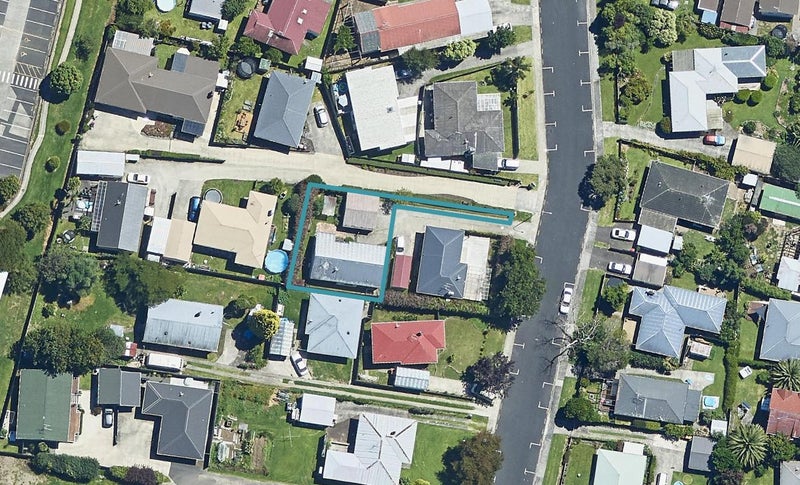 18B Queen Road, Bellevue, Tauranga - Carousel 1