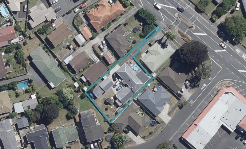 35 Hukanui Road, Fairfield, Hamilton - Carousel 1